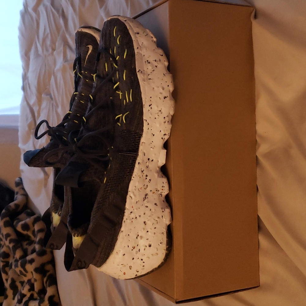 Nike Space Hippie 04 Black/volt Size 11
